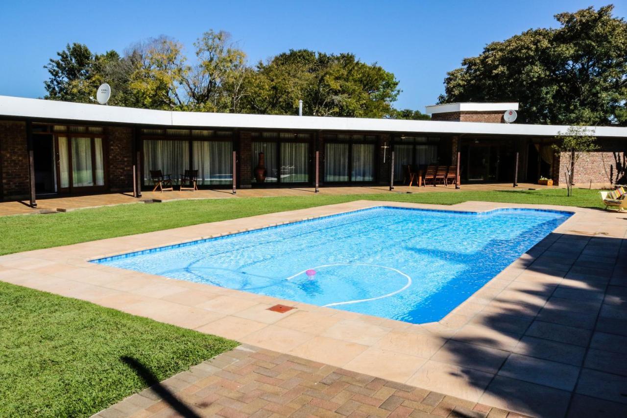 Pheasant'S Rest Hotel Newcastle Buitenkant foto
